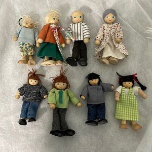 Ryan's Room set of eight wood figures